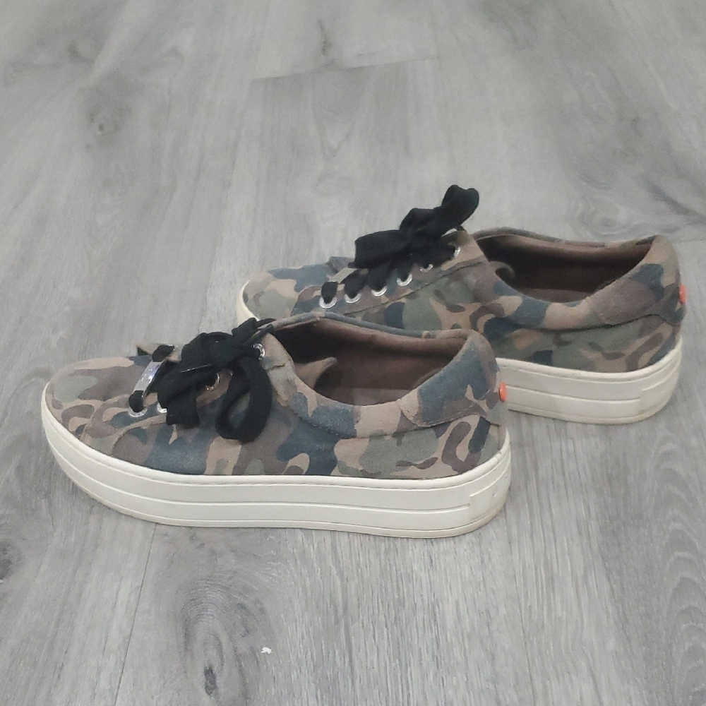 J Slides Camouflage Platform Sneakers - Green Camo Size 6 1/2 Very Gently Used